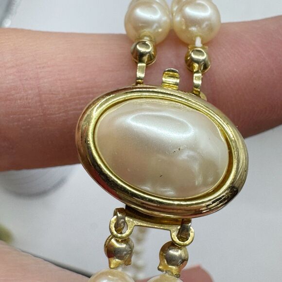 Vintage Glass Pearl Hand Knotted Multi-Strand Bracelet Faux Mabe Pearl Box Clasp - Picture 8 of 9